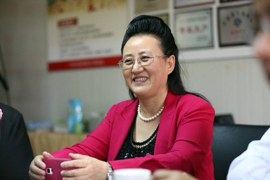 热烈祝贺天农公司张正芬总裁被评为全国三八红旗手!